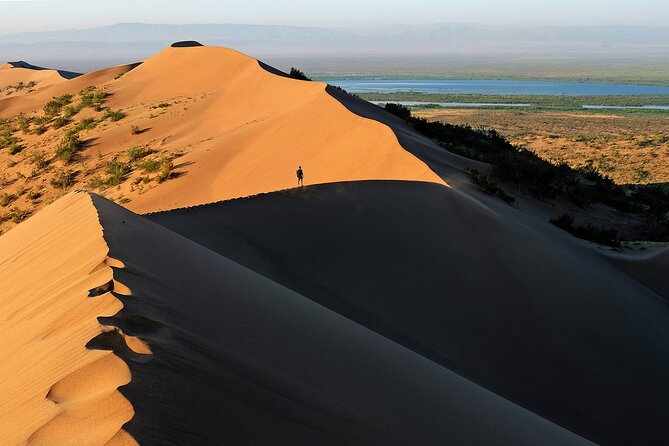 2 Days Tour: Altyn Emel National Park – Singing Dunes & Aktau Mountains - Day two: waiting for the Singing Dunes to sound