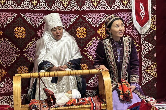 Almaty city tour and Medeu-Shymbulak-Koktobe-Green Bazar - Green Bazaar for local tastes and quick shopping