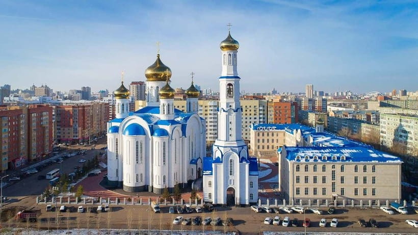Astana City Tour: Certified Guide+Winetasting+All Inclusive - Lunch brings Kazakh and Uyghur food into the day