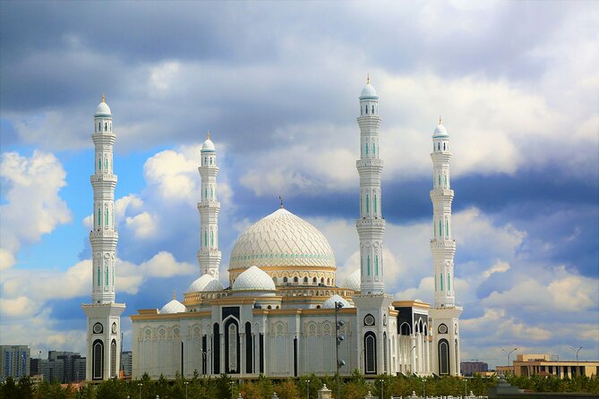 Astana Unveiled: A City Comfort tour with Lunch and Winetasting - Why this private Astana tour works well