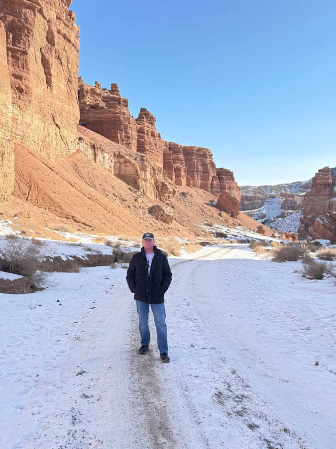 Priviate car tour to Charyn Canyon and Kolsay lake - Walking into Charyn Canyon